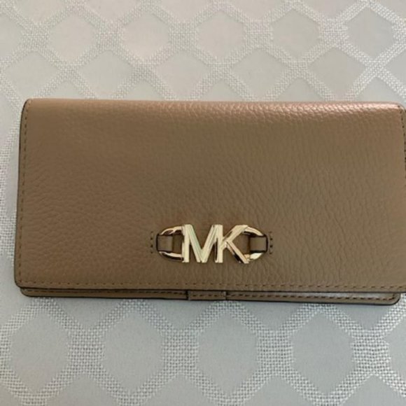 Michael Michael Kors Izzy Large Slim Wallet (Tan) - Picture 1 of 5